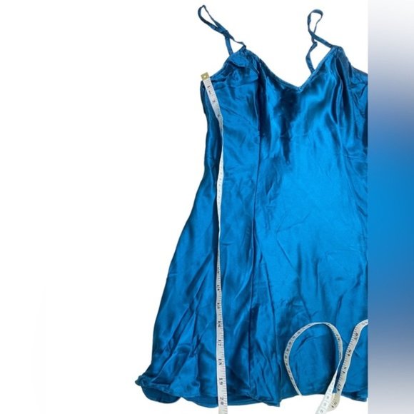 Victoria's Secret - Vintage 100% silk slip - Picture 9 of 11